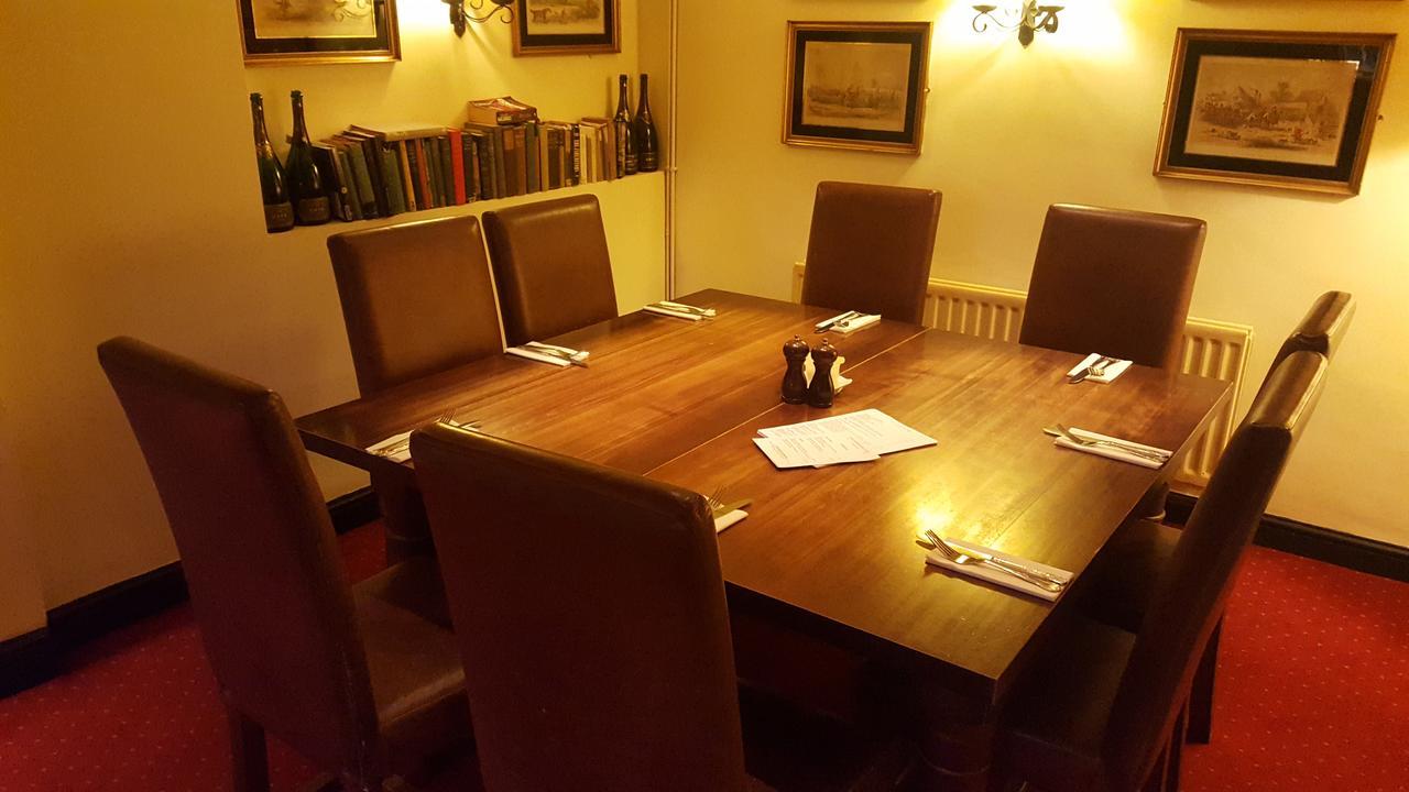 The Carpenters Arms Hotel Pensford ภายนอก รูปภาพ