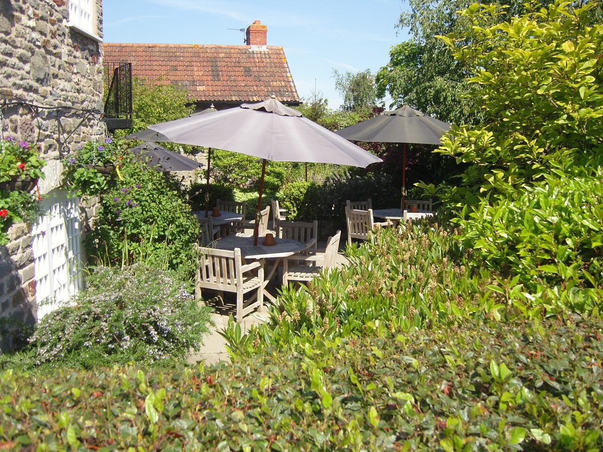 The Carpenters Arms Hotel Pensford ภายนอก รูปภาพ