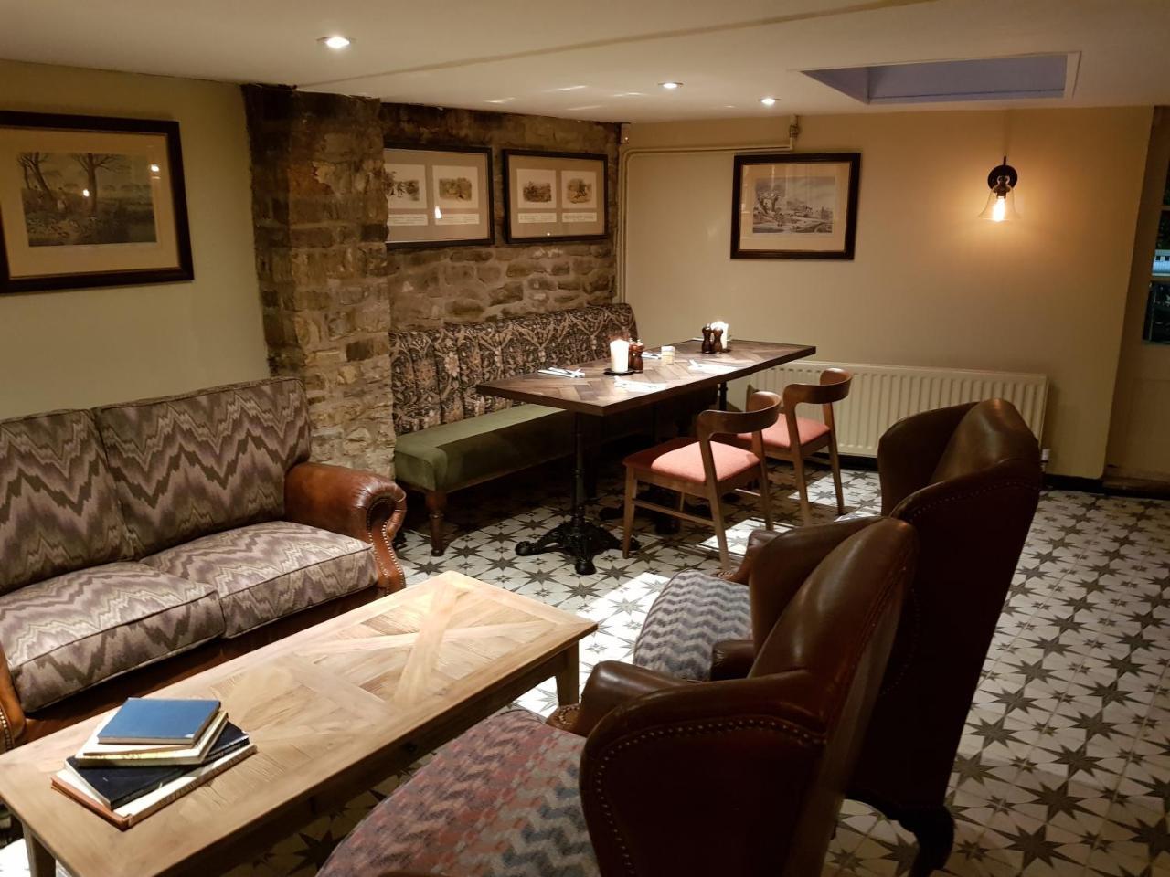 The Carpenters Arms Hotel Pensford ภายนอก รูปภาพ