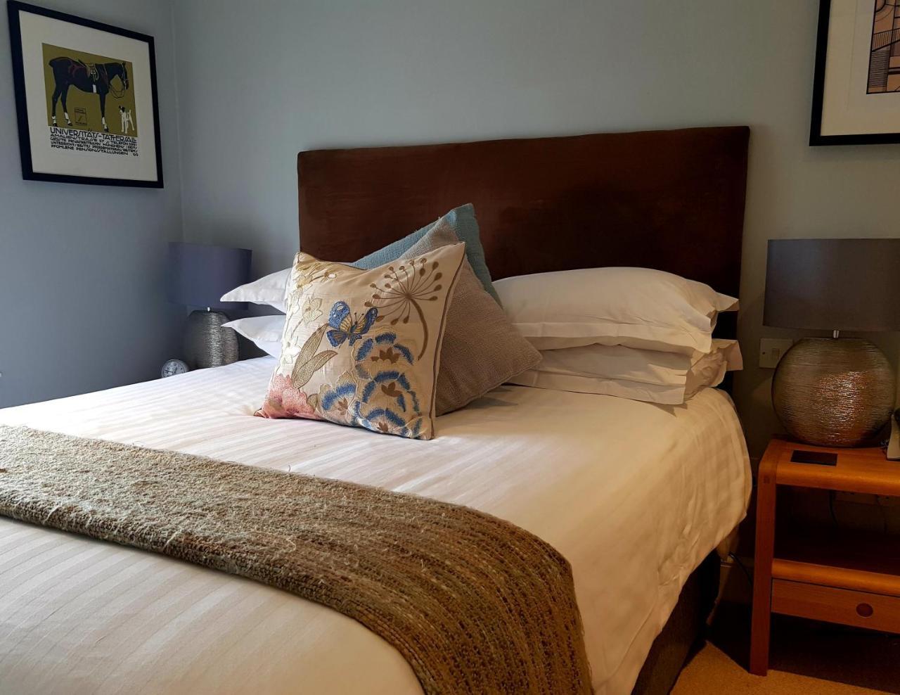 The Carpenters Arms Hotel Pensford ภายนอก รูปภาพ