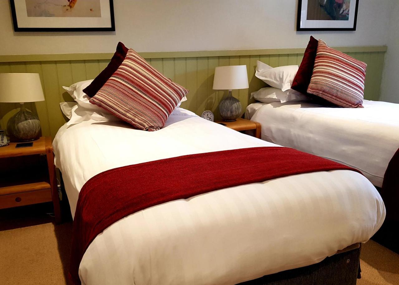 The Carpenters Arms Hotel Pensford ภายนอก รูปภาพ