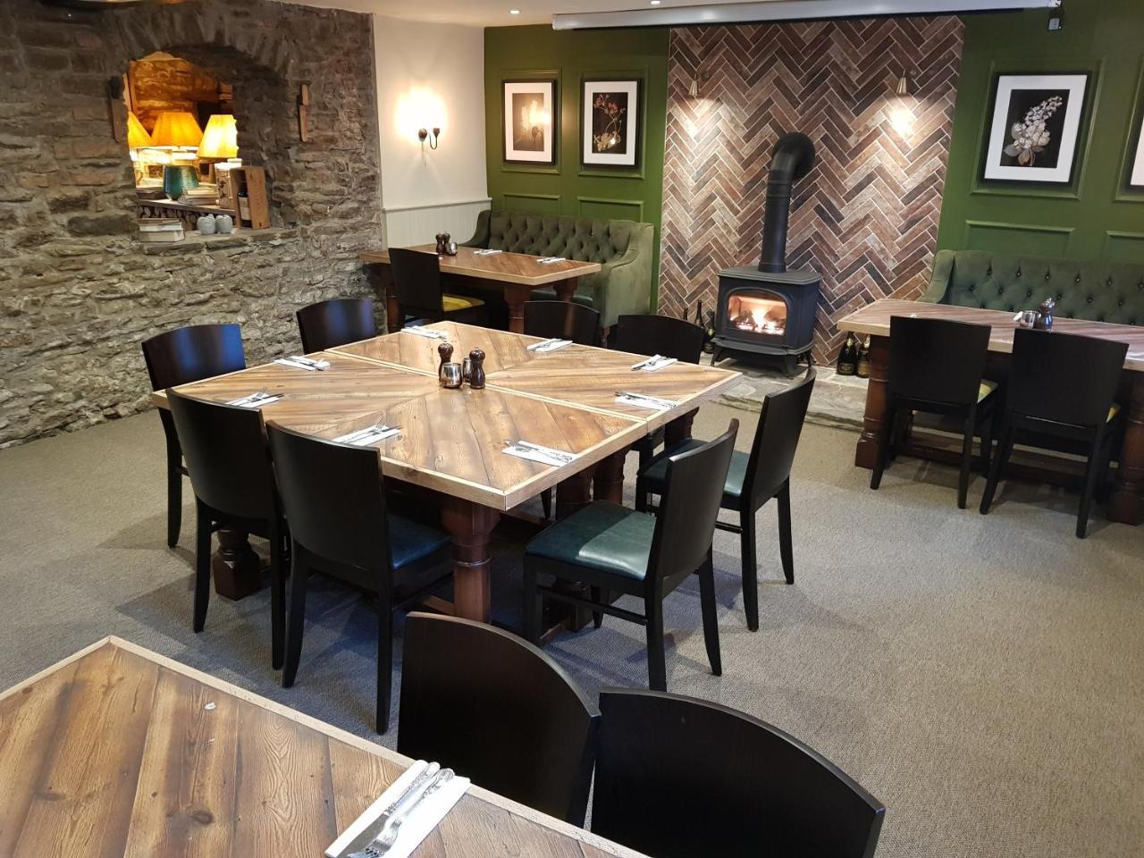 The Carpenters Arms Hotel Pensford ภายนอก รูปภาพ