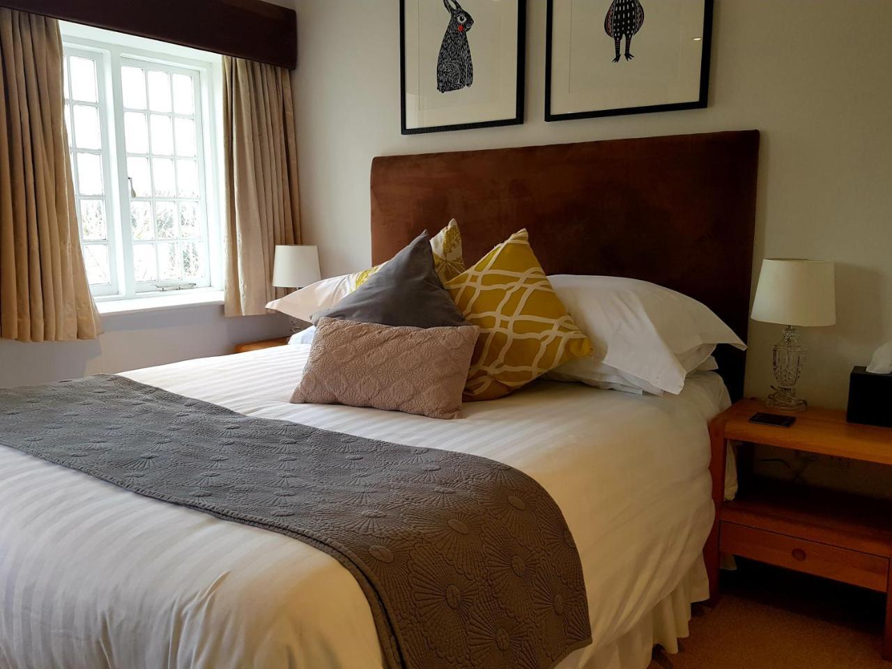 The Carpenters Arms Hotel Pensford ภายนอก รูปภาพ