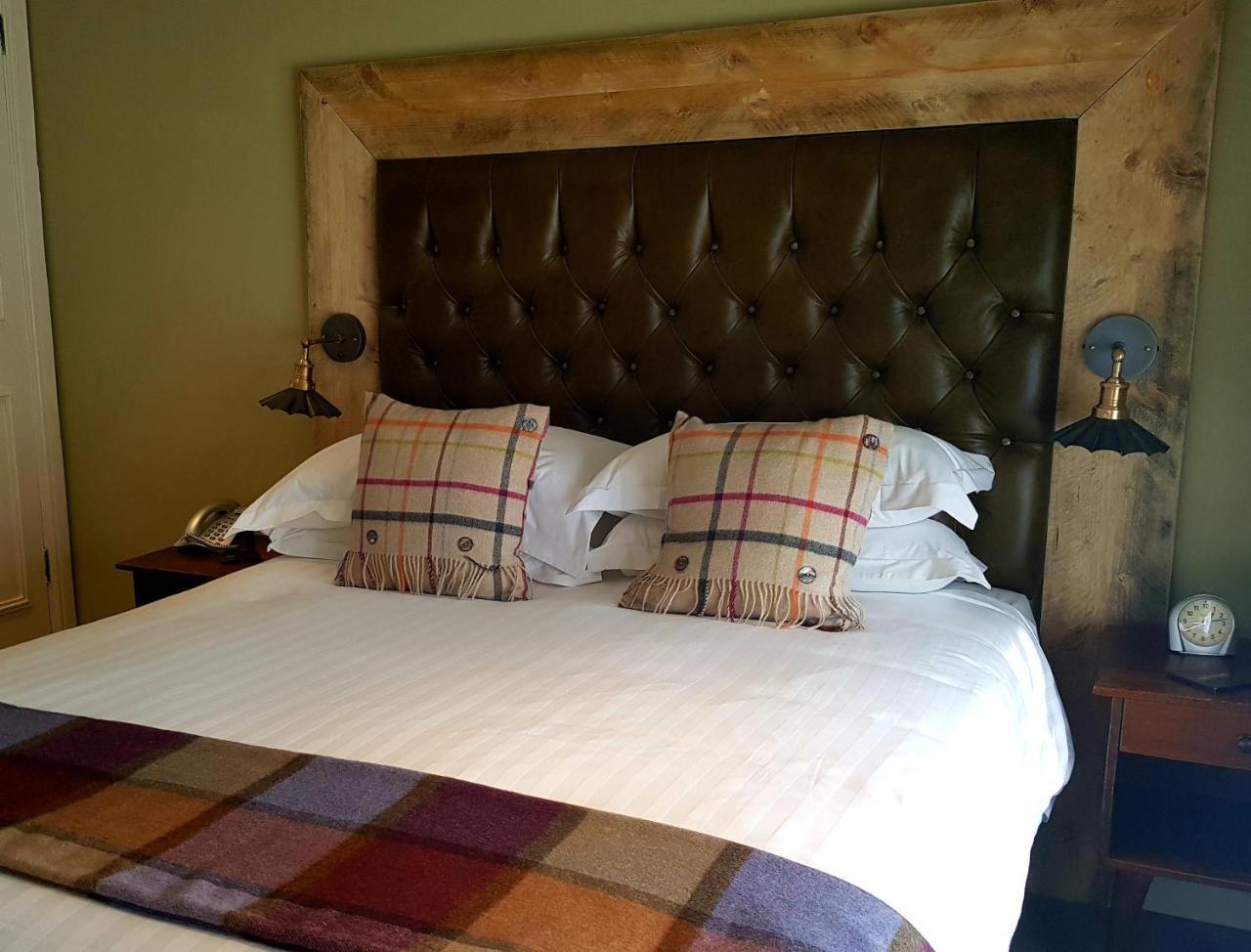 The Carpenters Arms Hotel Pensford ภายนอก รูปภาพ